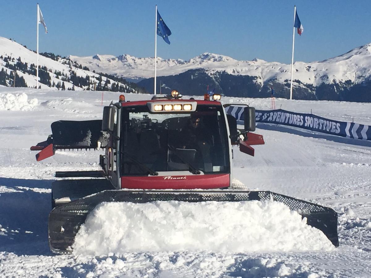 Une soirée en dameuse sur les pistes closes (©Courchevel Aventure)