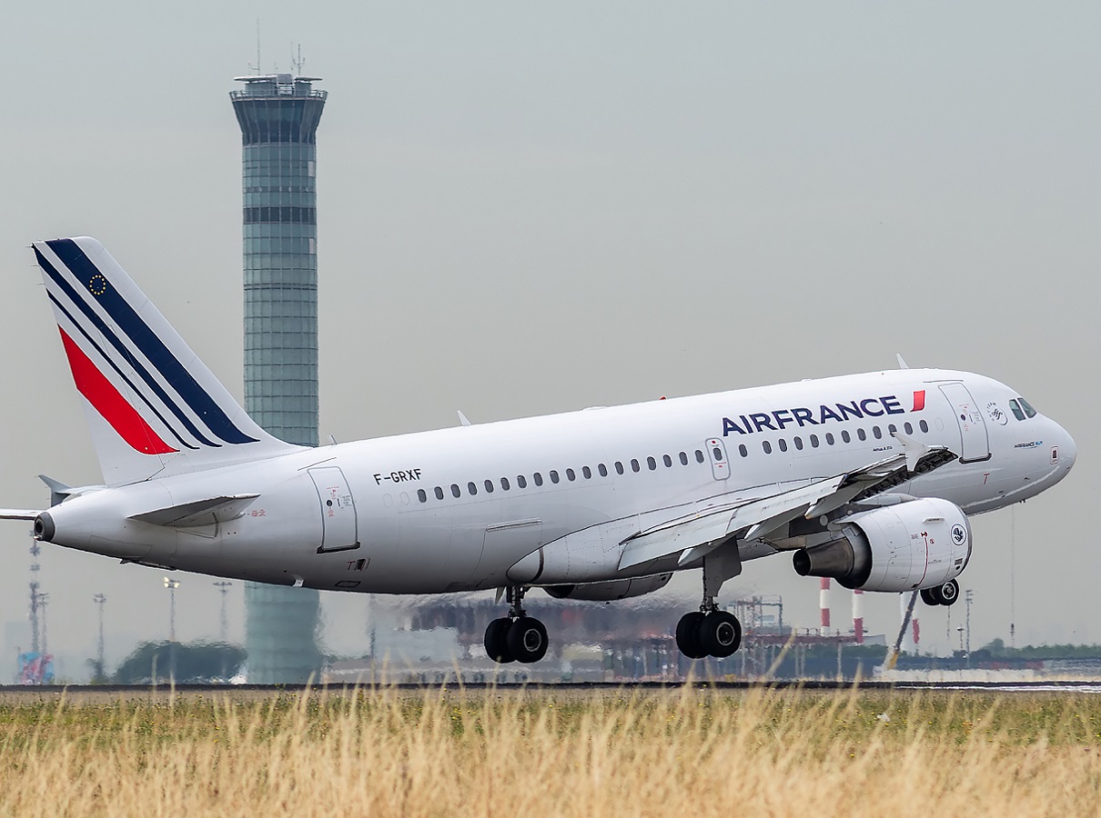 Air France revoit à la baisse son offre estivale sur les outre-mer - Depositphotos @Gilles_B_Photographe