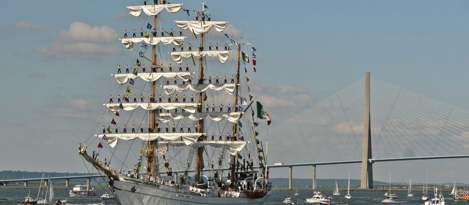 Présentation spectaculaire des plus grands voiliers du monde (©Armada)