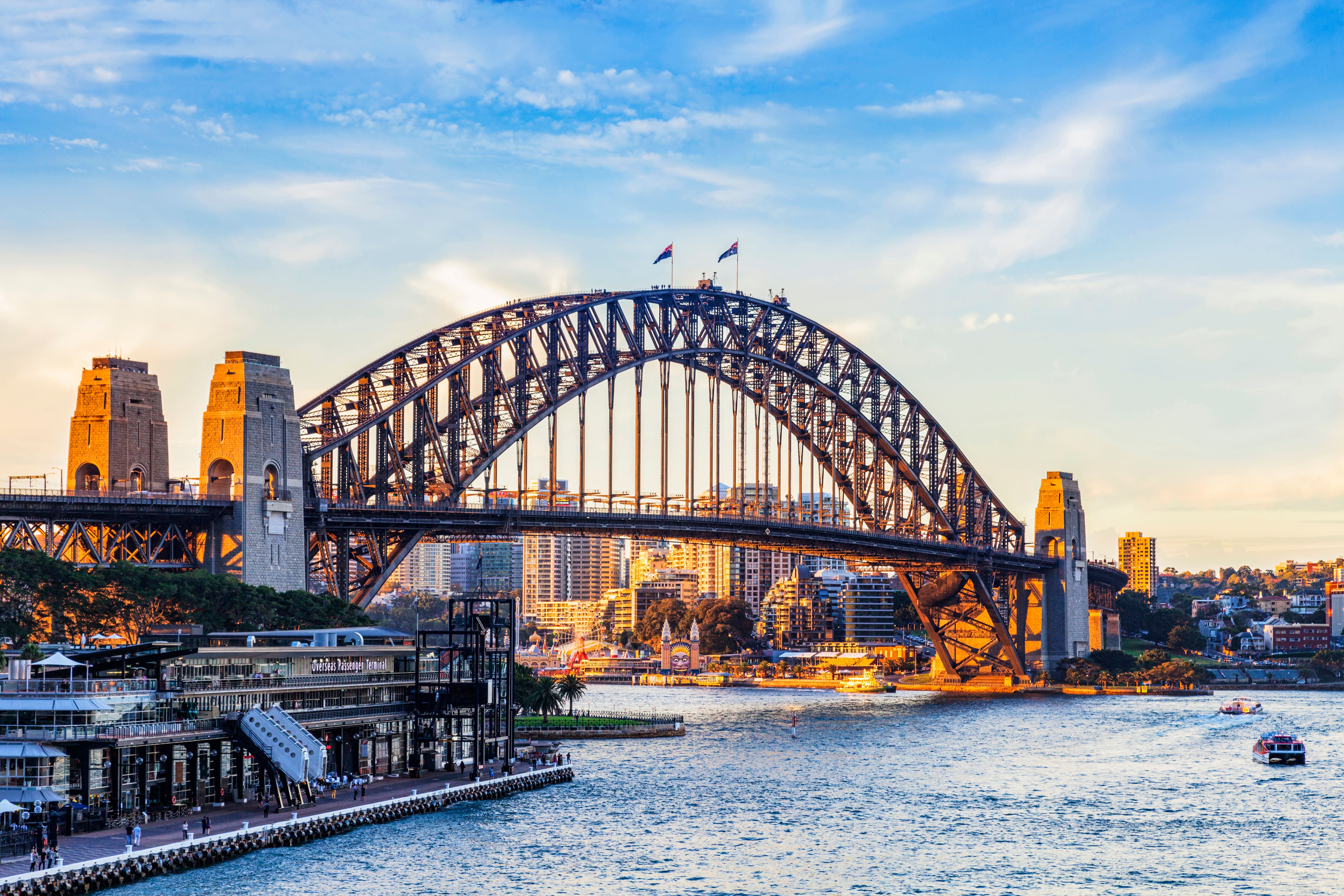 Sydney Harbour Bridge © Colin & Linda McKie - stock.adobe.com