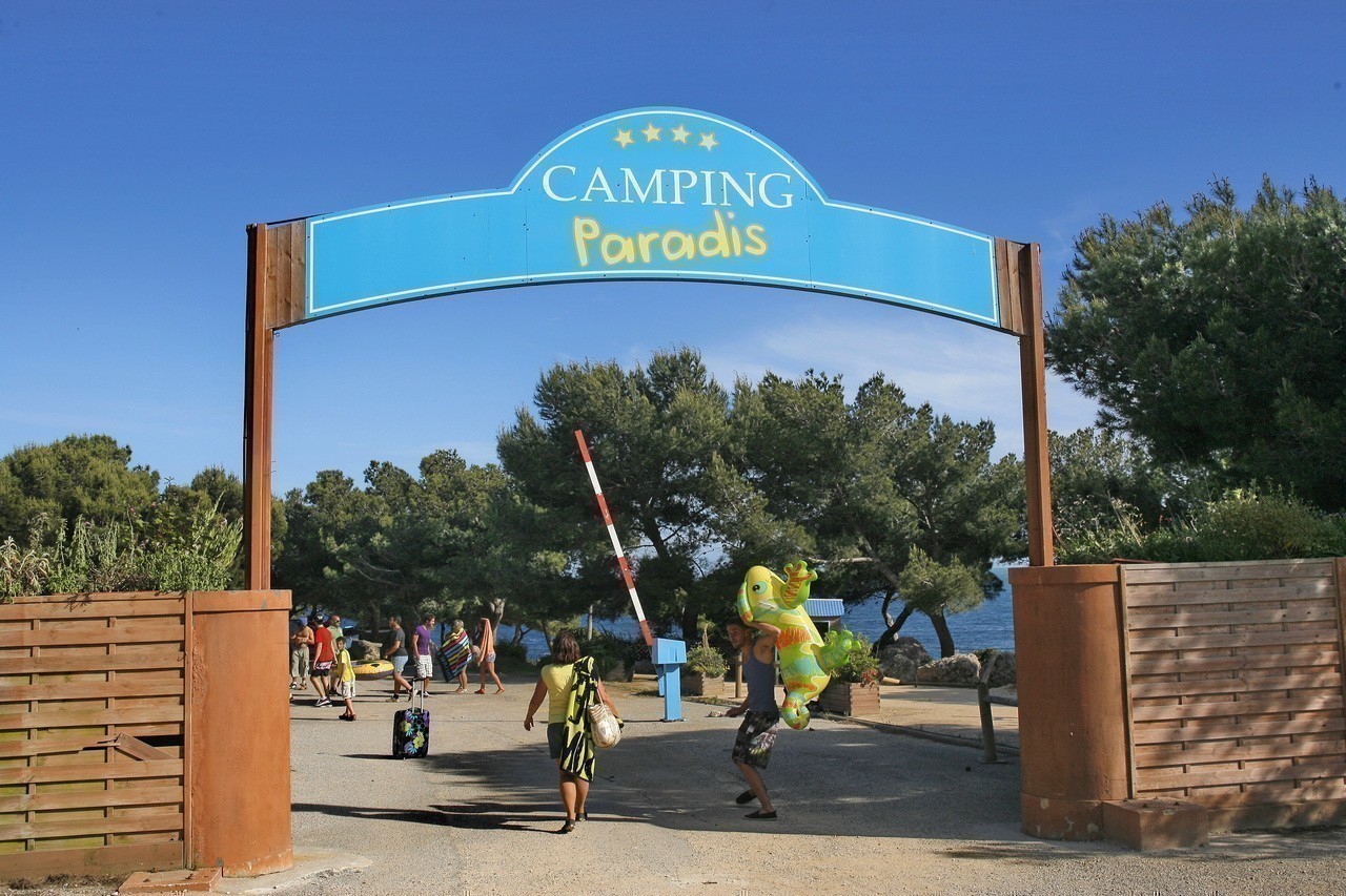 Une franchise qui s'appuie sur le succès de la série de TF1 (©Camping Paradis)