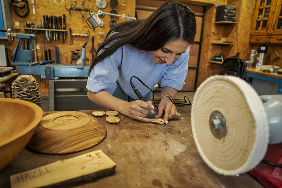 Atelier de fabrication de pendentif Bluebell Lane Glamping,  © 2022 Rob Durston, All Rights Reserved