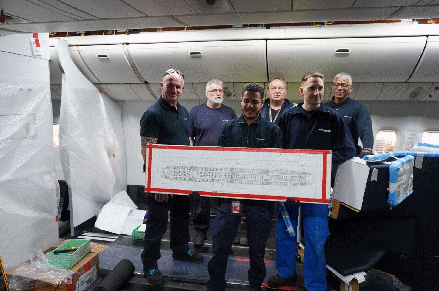 Une partie de l'équipe des mécaniciens sur le chantier Boeing 777 - Photo CH