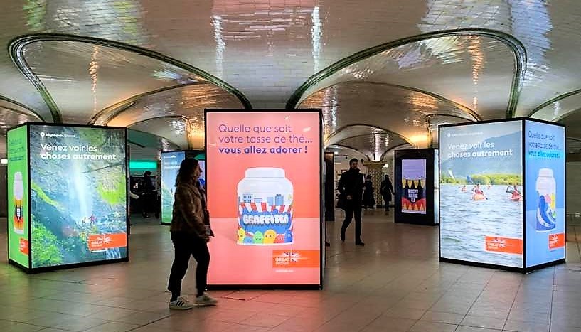 Les panneaux de la nouvelle campagne de communication de Visit Britain à la gare Saint-Lazare, à Paris (@DR)