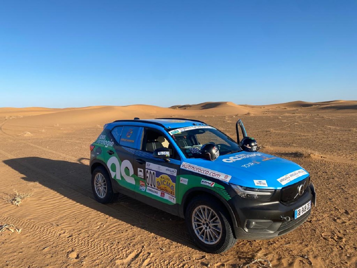 Ce vendredi 10 mars, c'est parti pour l'étape 2. Pour nos Gazelles 600, il s'agit d'une journée entre cailloux, dunettes de sable et herbes à chameaux - DR : Armelle Medard Lang