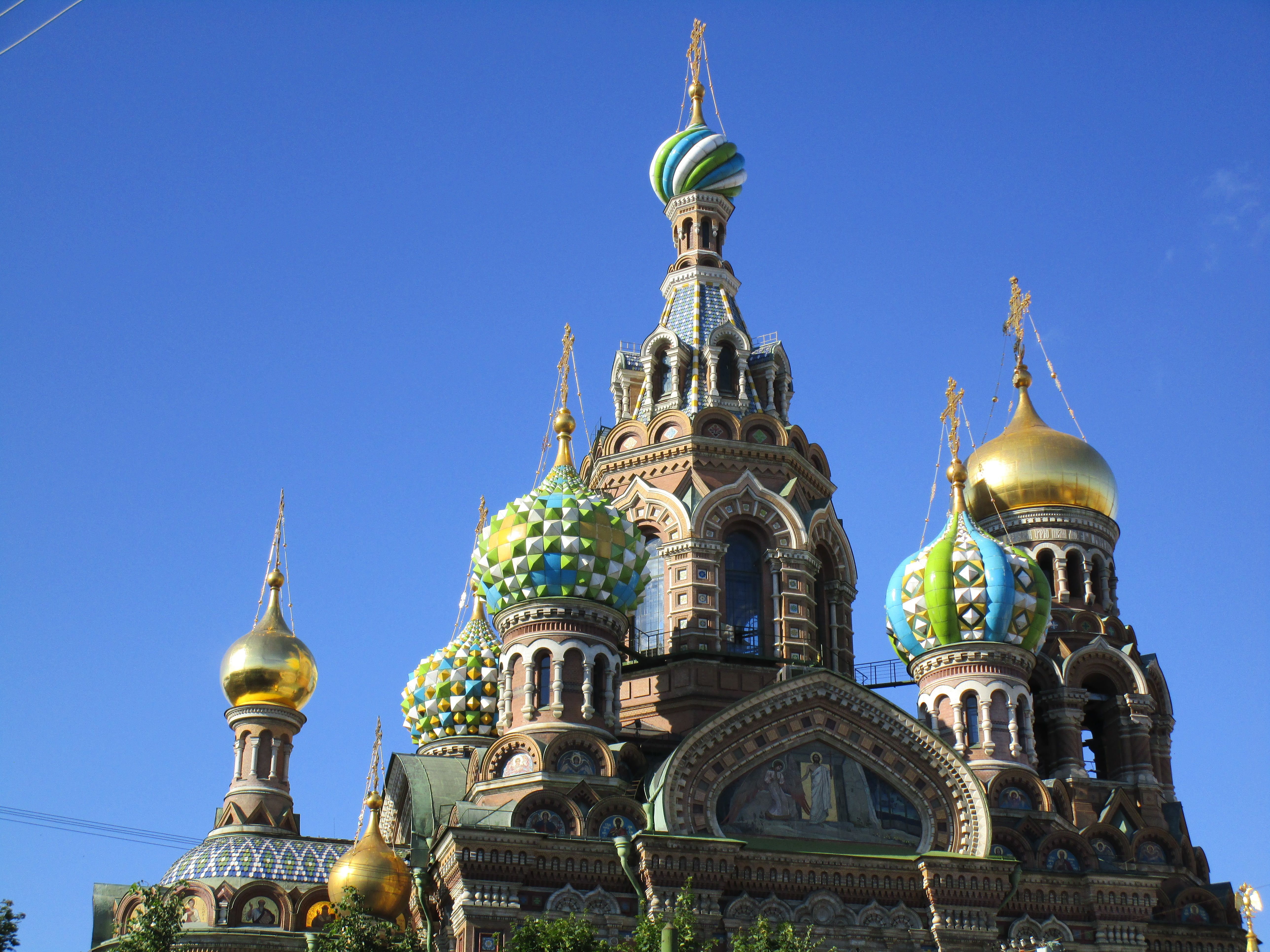 Les croisières sur la Volga ont été stoppées à cause de la guerre en Ukraine. Ici, Saint-Sauveur sur le Sang Versé à St-Péterbourg (@PB)