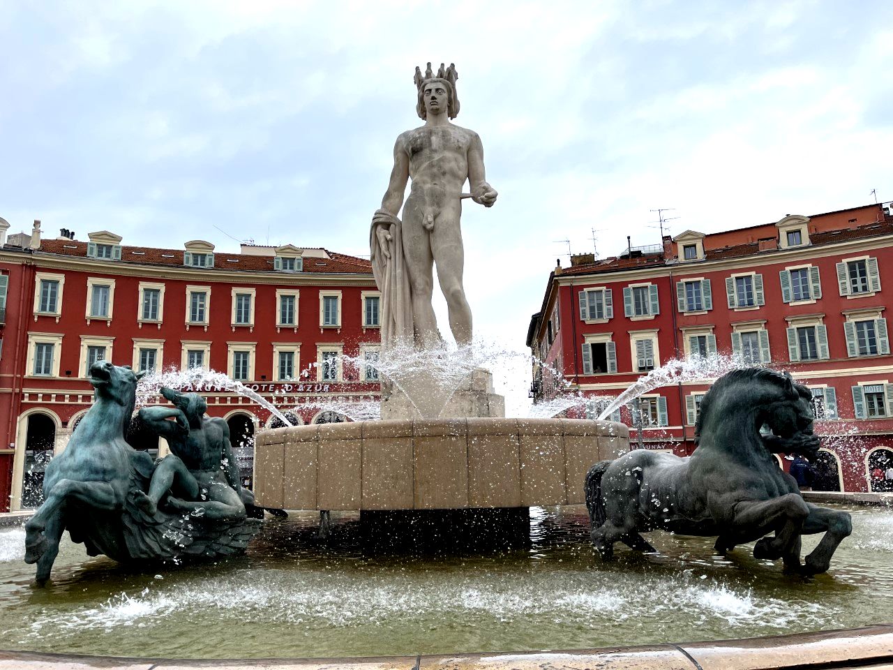 La place Massena, des airs d'Italie (@PB)