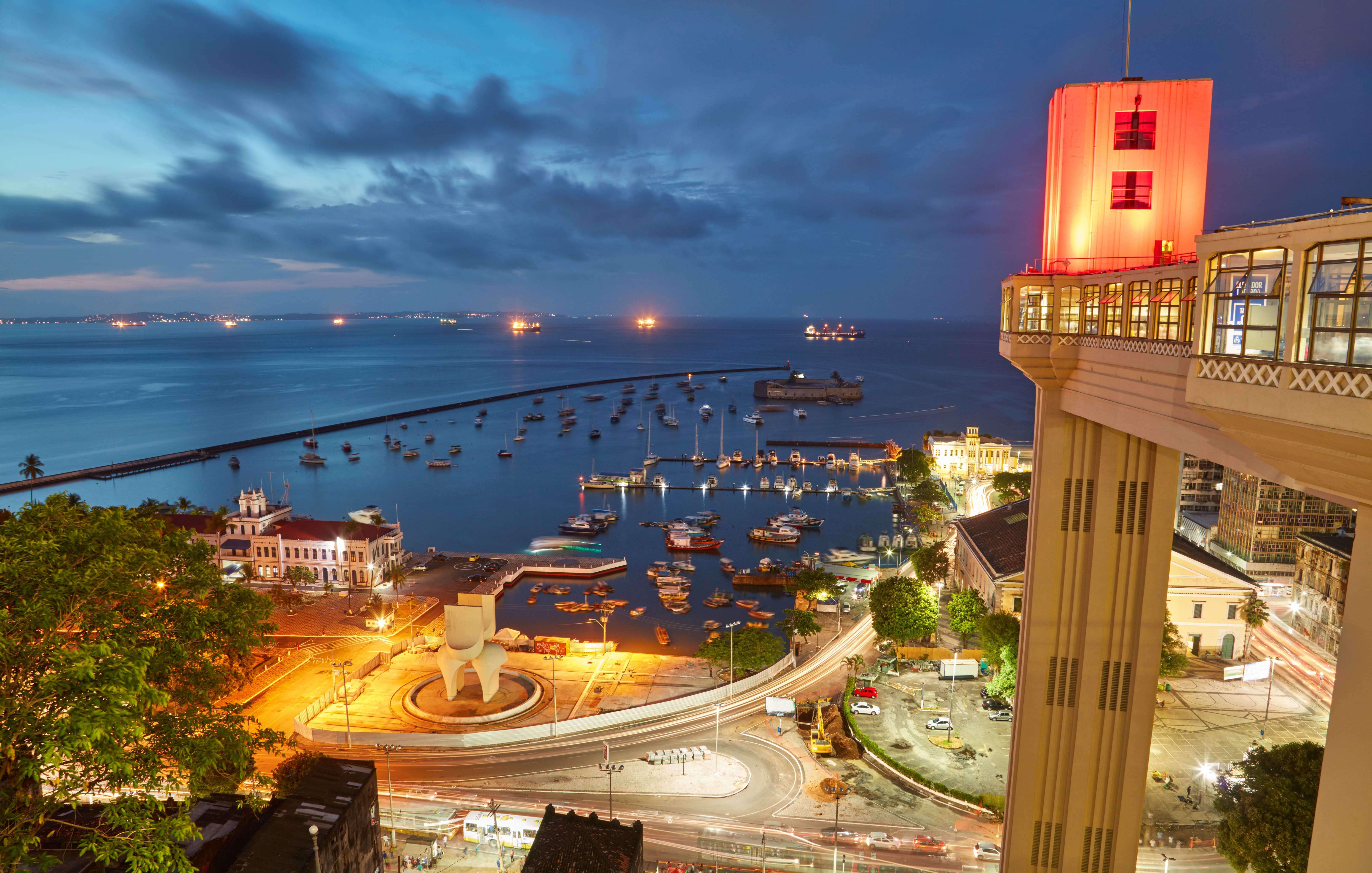 Vue du coucher de soleil sur la ville de Salvador à Bahia, Brésil © silver-john - stock.adobe.com