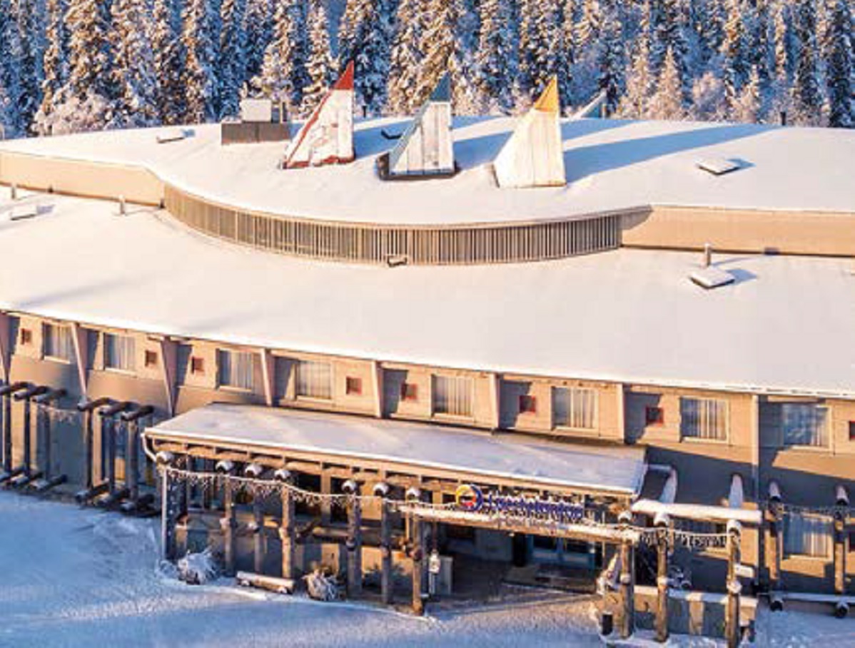 À 120 km de Rovaniemi, le Club Scanditours Luosto se situe à 200 m du centre motoneigiste et à moins de 300 m du départ des pistes de la station de Luosto - DR : Scanditours