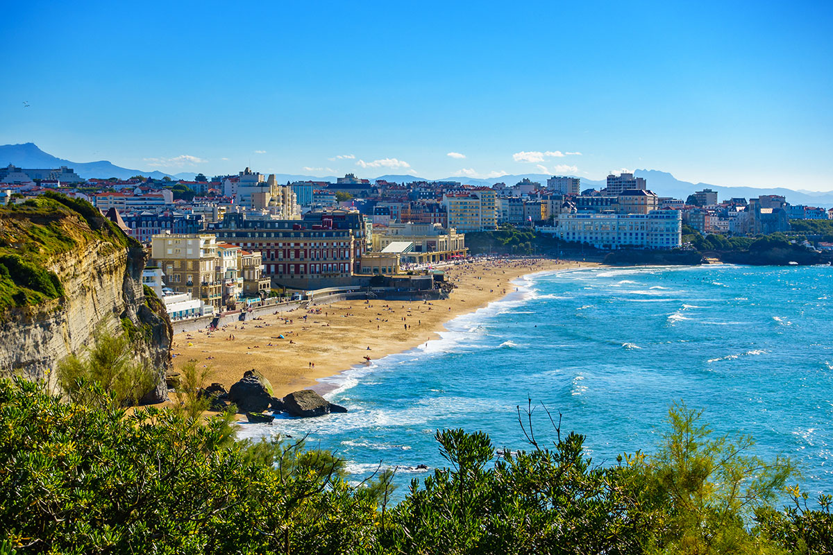 What about going to Biarritz in 2023? © Depositphotos