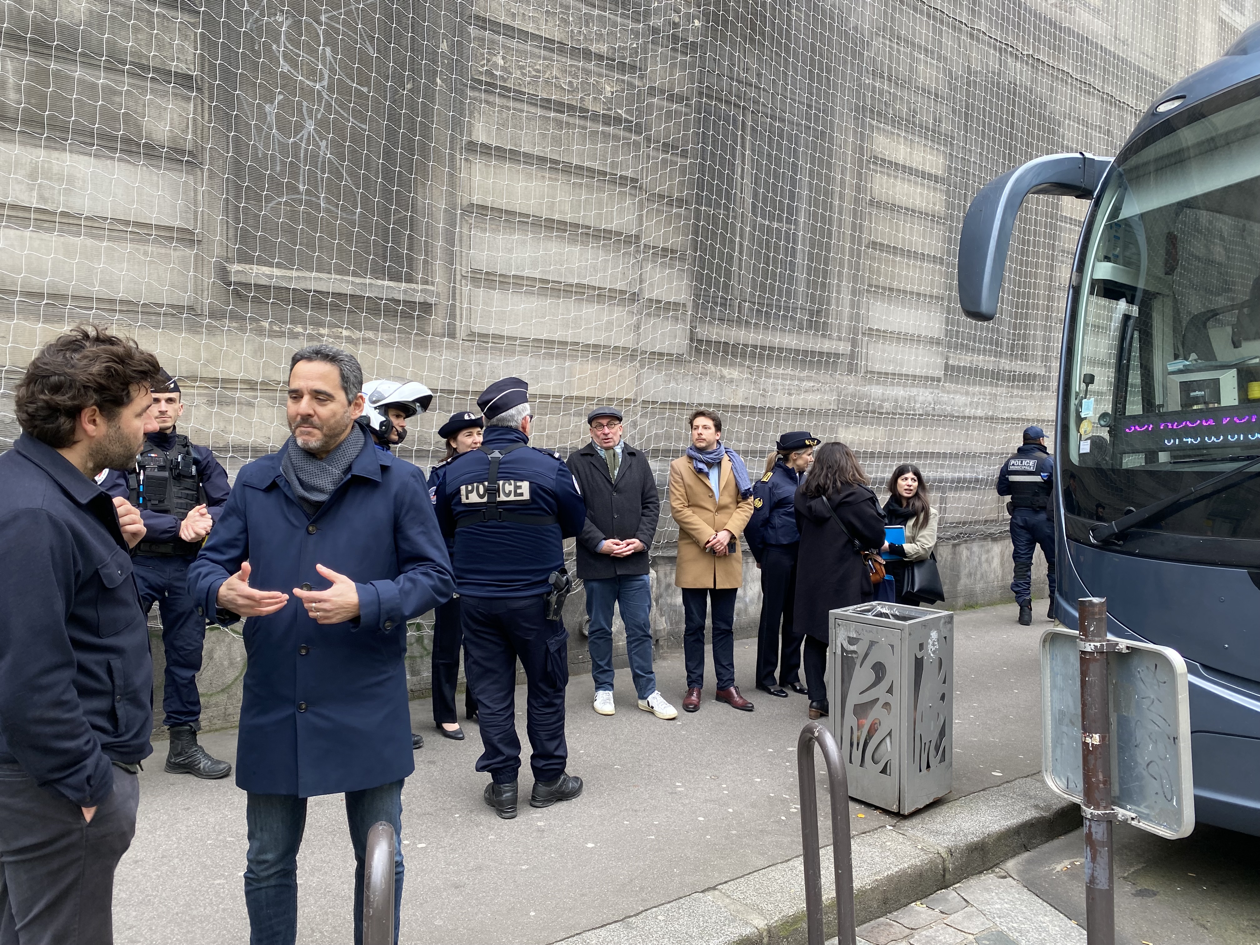 Stationnement sauvage des autocars : opération dissuasion à Paris