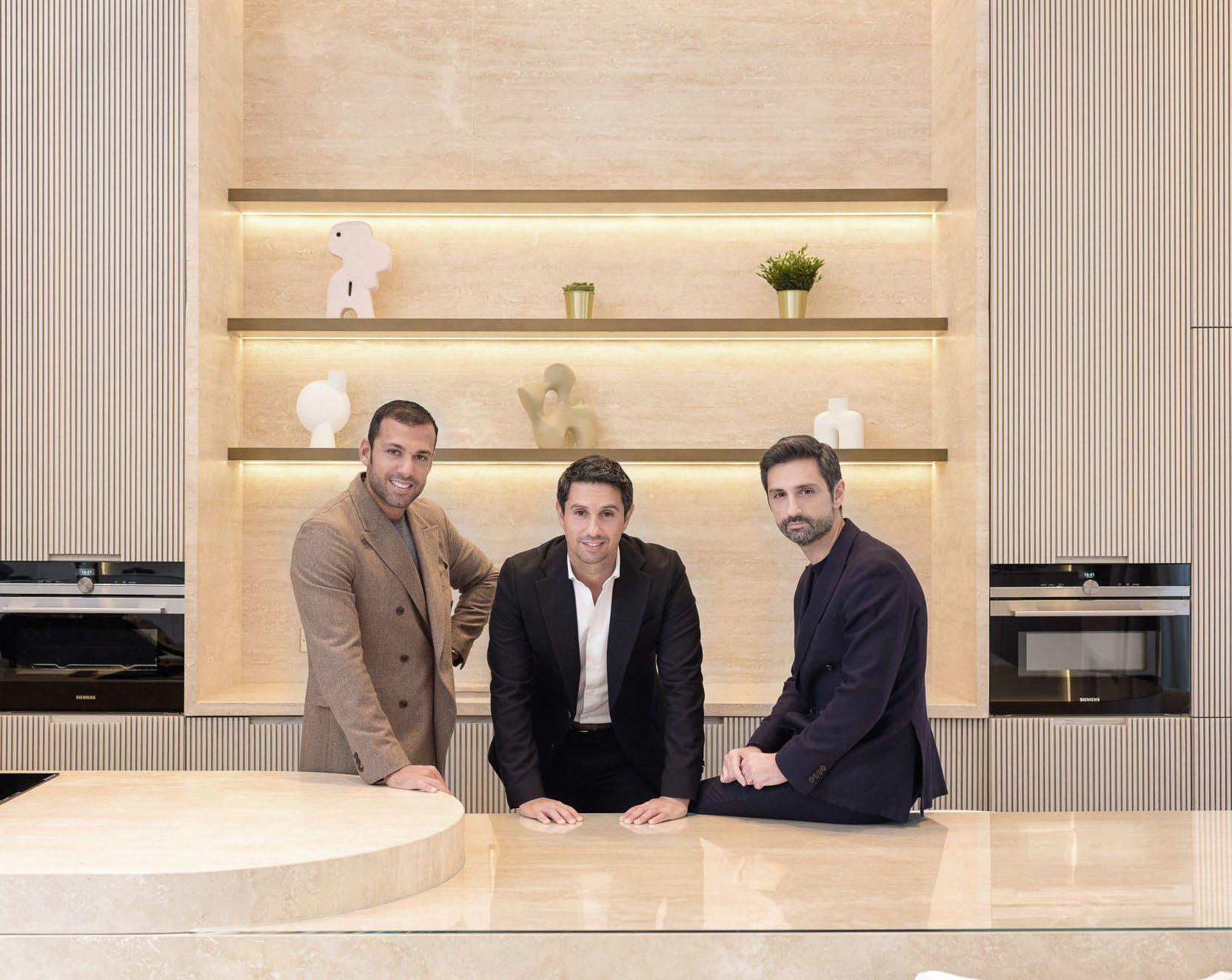 Jess Levy, Éric et Michael Dayan les 3 co-fondateurs de Hightstay spécialiste de la location d'appartements de luxe (Photo Highstay)