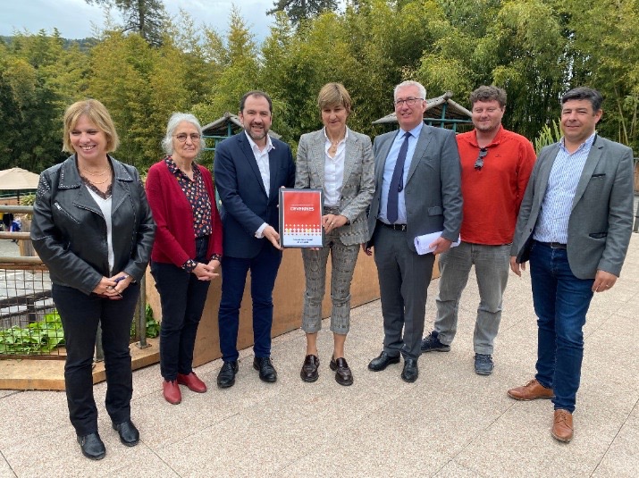 Les partenaires institutionnels réunis autour de Vincent Garel et Pascale Fortunat-Deschamps (©CRTL Occitanie)