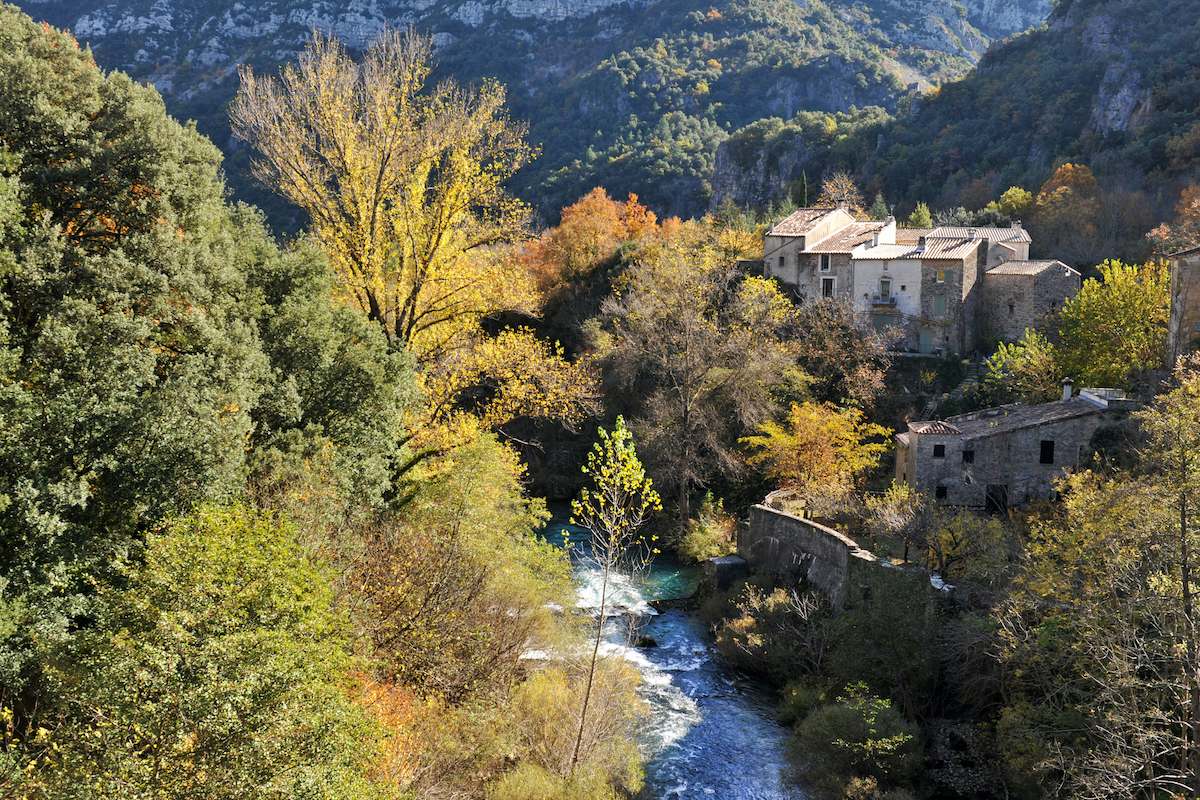 Village lozérien dans le massif des Cévennes (©Deposit Photos)