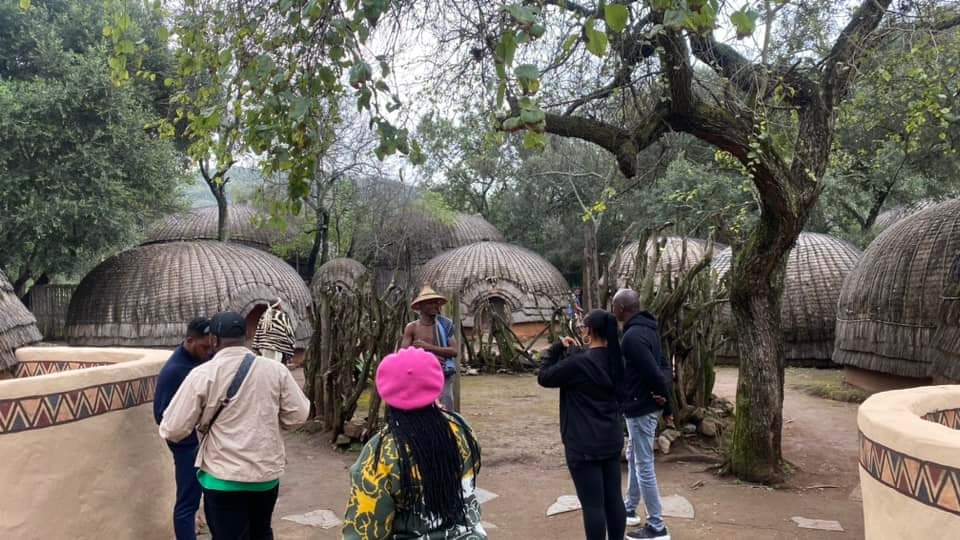 Rencontre avec les habitants (©Buja Tours & Safaris)