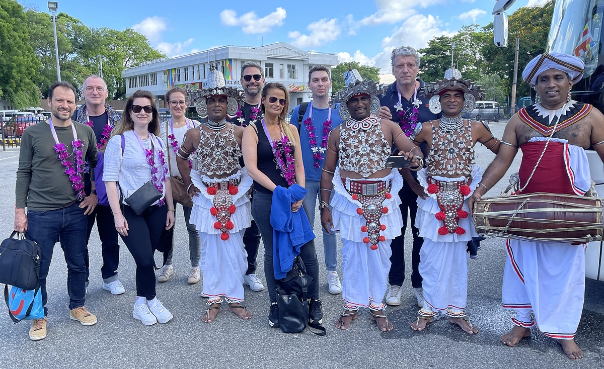 La délégation TUI France conduite par Christophe Fuss lors du débarquement à Colombo (Sri Lanka) /crédit JDL La délégation TUI France conduite par Christophe Fuss lors du débarquement à Colombo (Sri Lanka) /crédit JDL