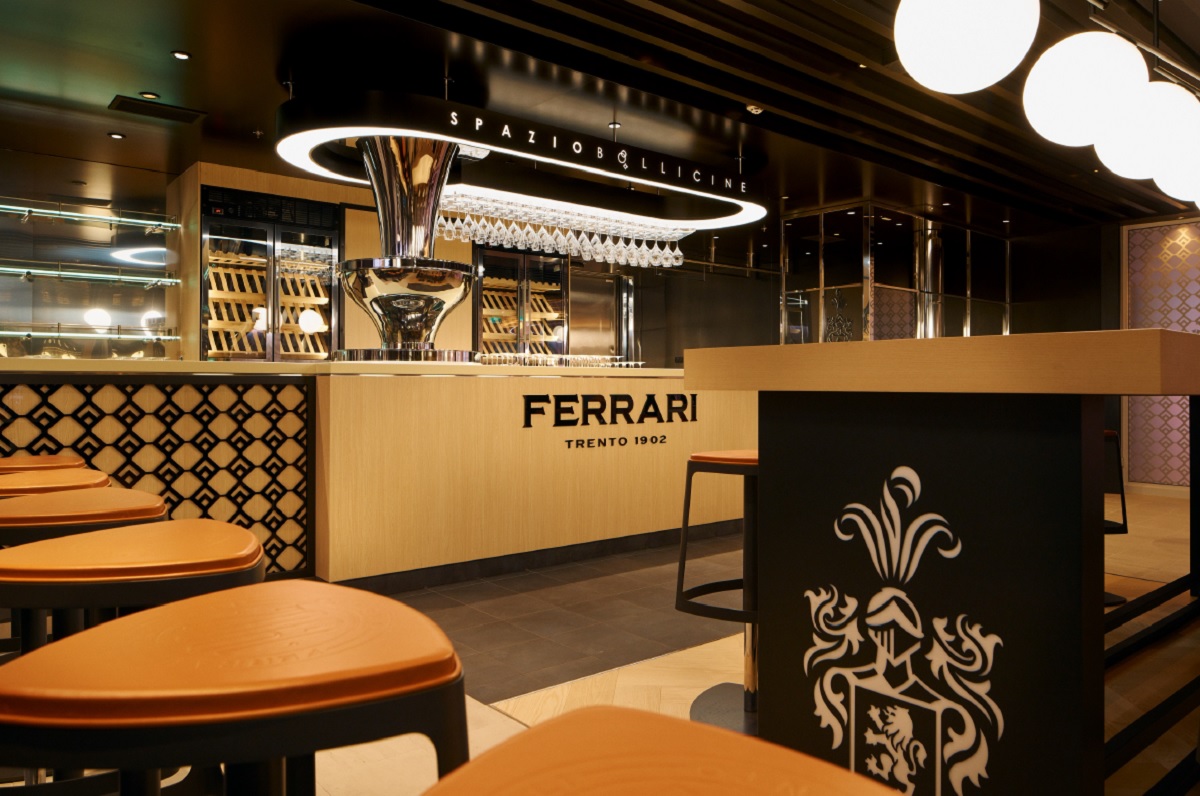 Le Costa Toscana exhibe le savoir-faire de nos voisins italiens en matière d’architecture navale et en matière de décoration intérieure - Photo Costa Croisières Le Costa Toscana exhibe le savoir-faire de nos voisins italiens en matière d’architecture navale et en matière de décoration intérieure - Photo Costa Croisières