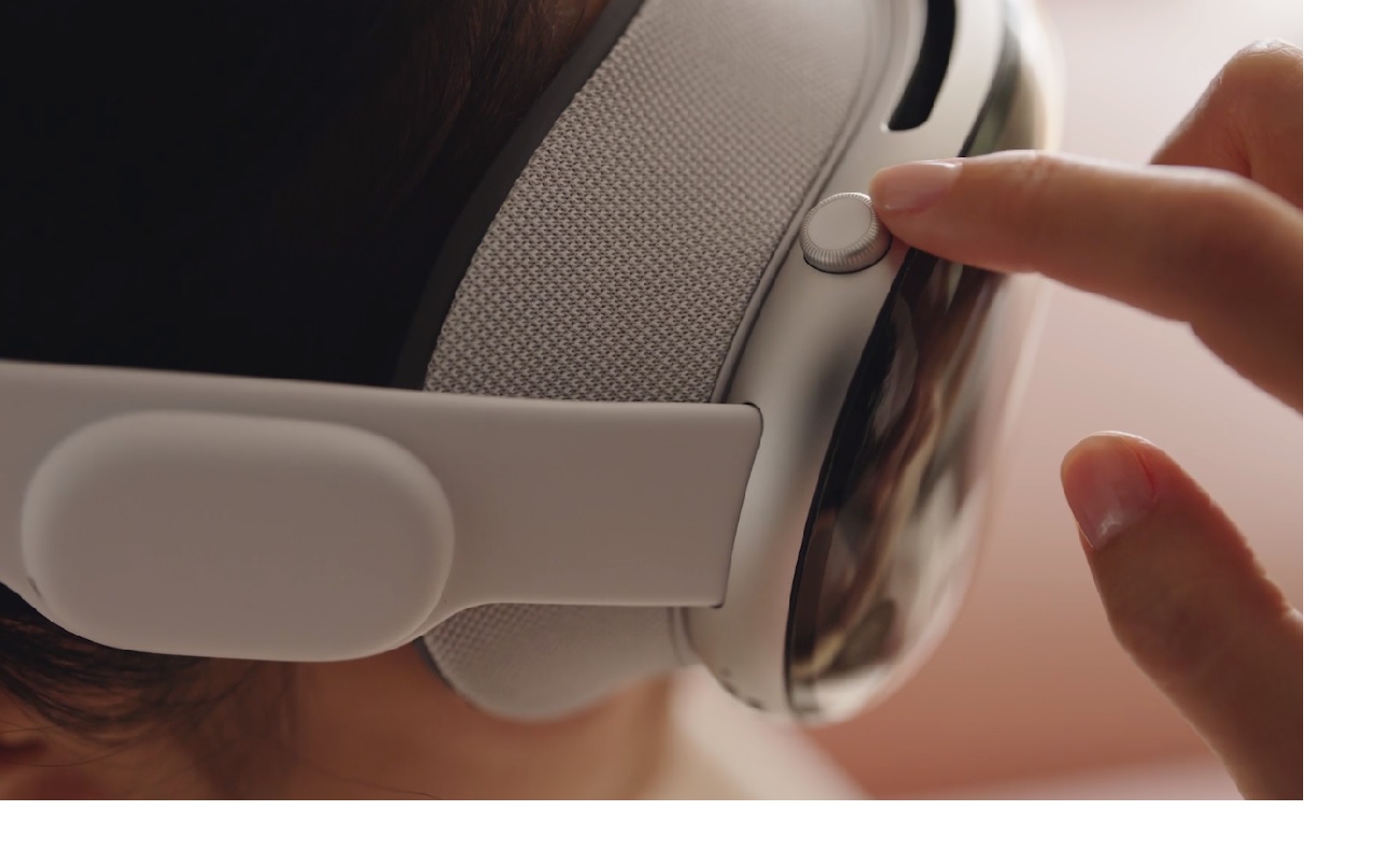 Apple Vision Pro, la mort du tourisme ? Crédit photo : © Apple Apple Vision Pro, la mort du tourisme ? Crédit photo : © Apple