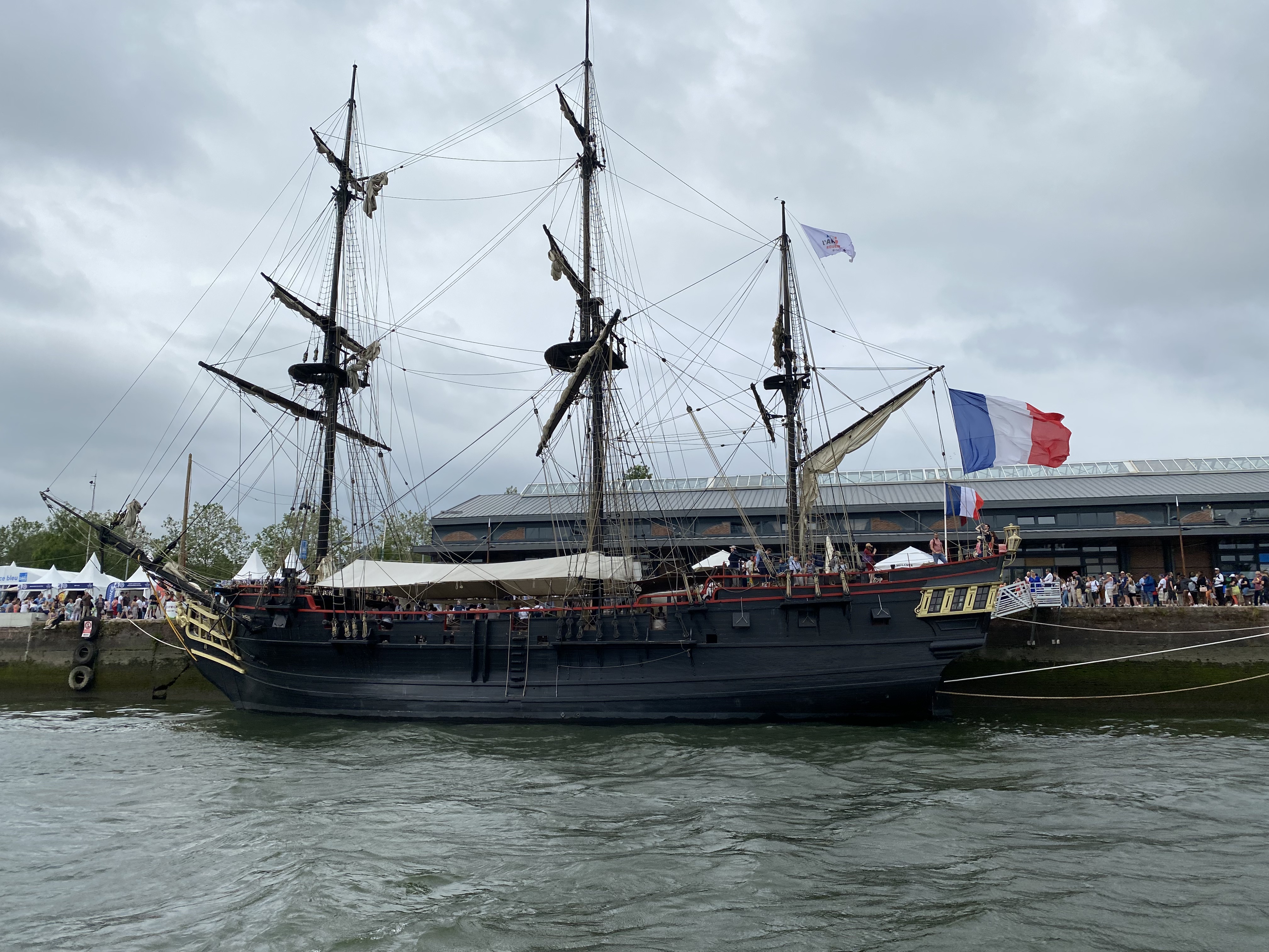 Le Belem, vedette incontestée pour les visiteurs français (©BC)