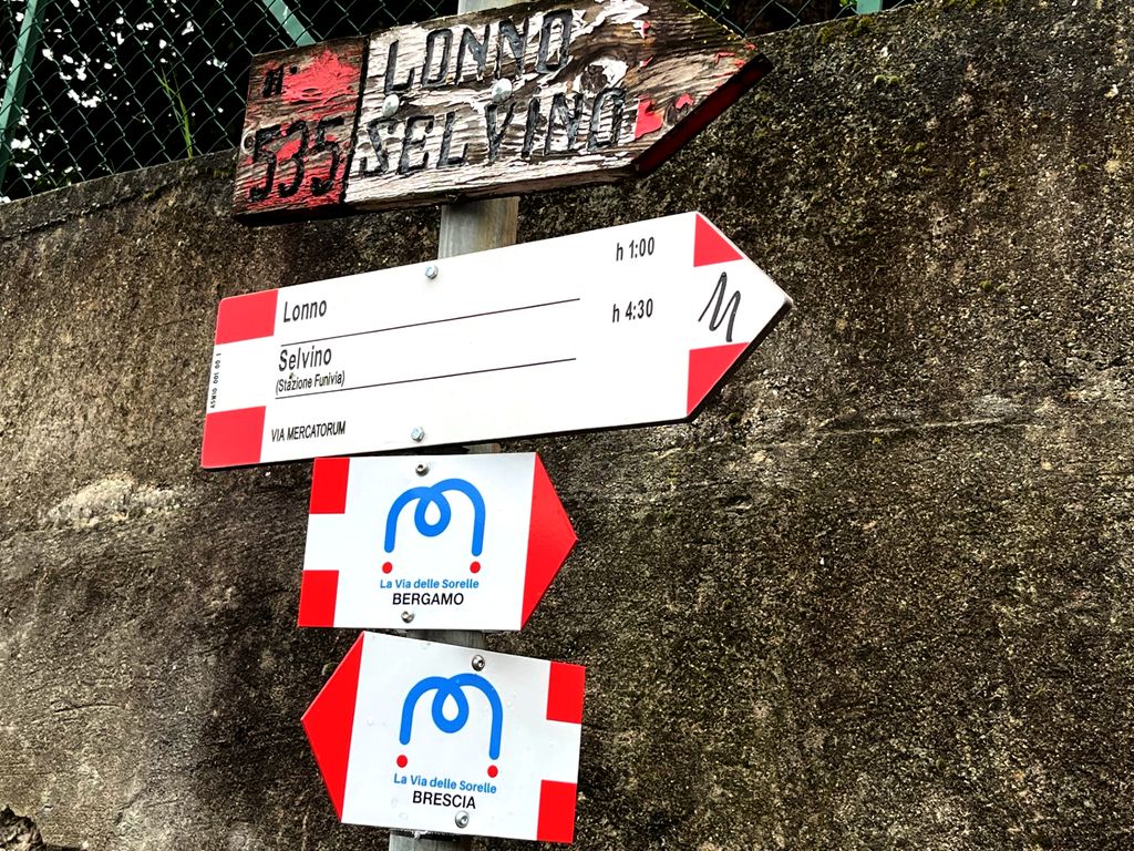 De Bergame à Brescia : impossible de se tromper ! La "via delle sorelle" a été soigneusement balisée (Photo PB)