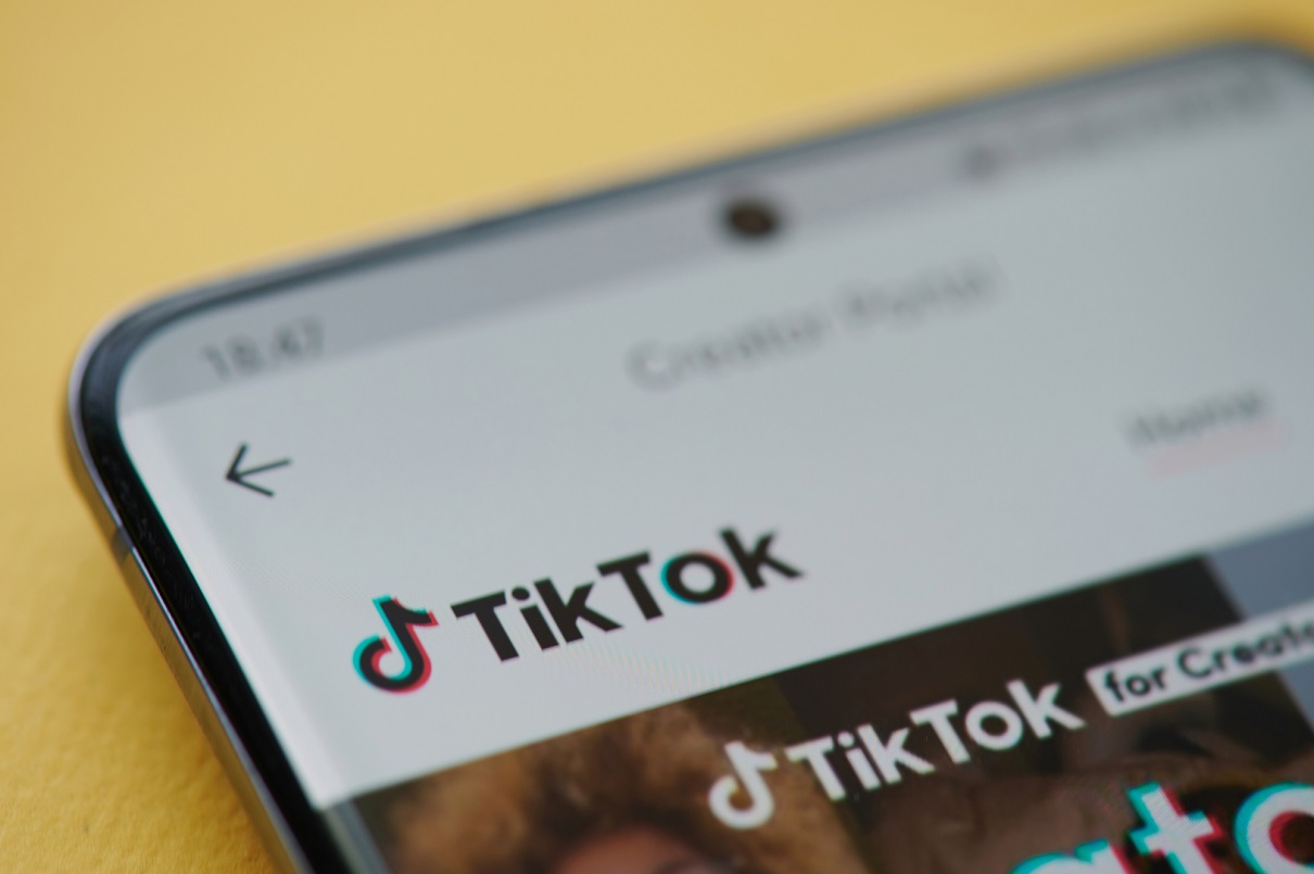 TikTok, le nouveau moyen de découvrir le monde - Photo : Depositphotos.com - Auteur : dimarik