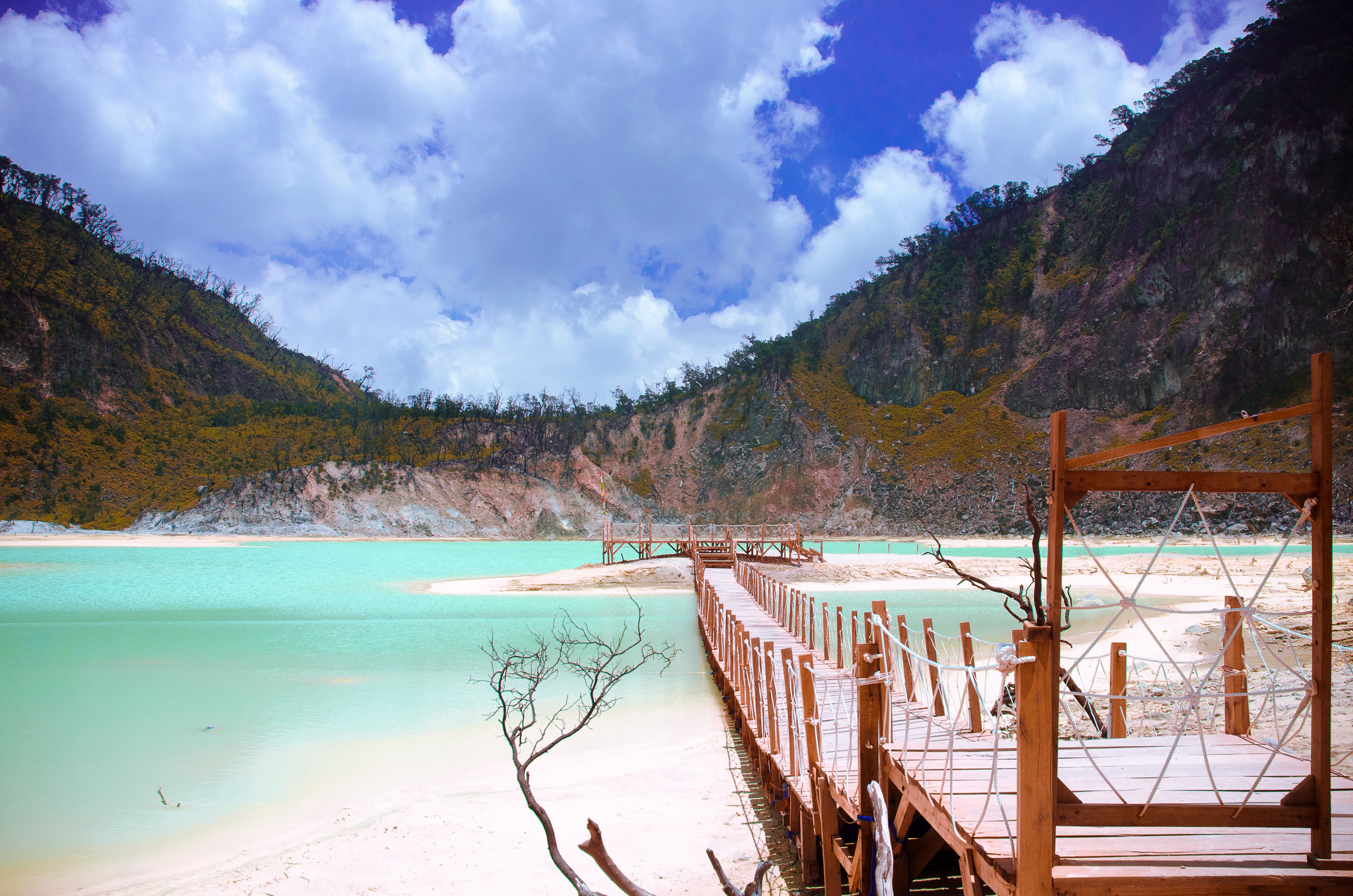 lac dans la montagne - Kawah Putih, Ciwidey, Bandung, West Java, Indonésie © Ahmad Iyadzalloh - stock.adobe.com