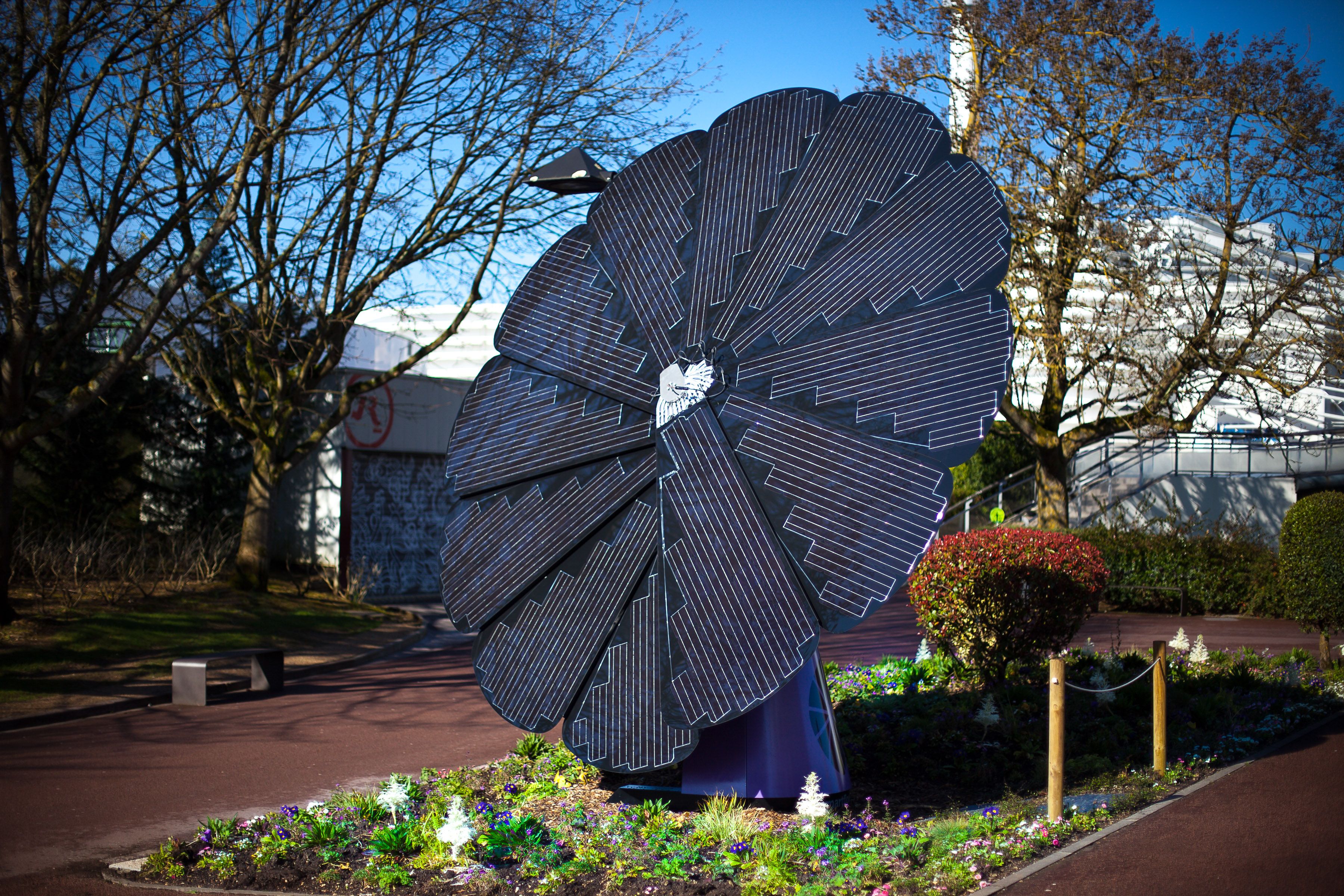 Parvenir par tous les moyens à l'autonomie électrique (©Futuroscope)