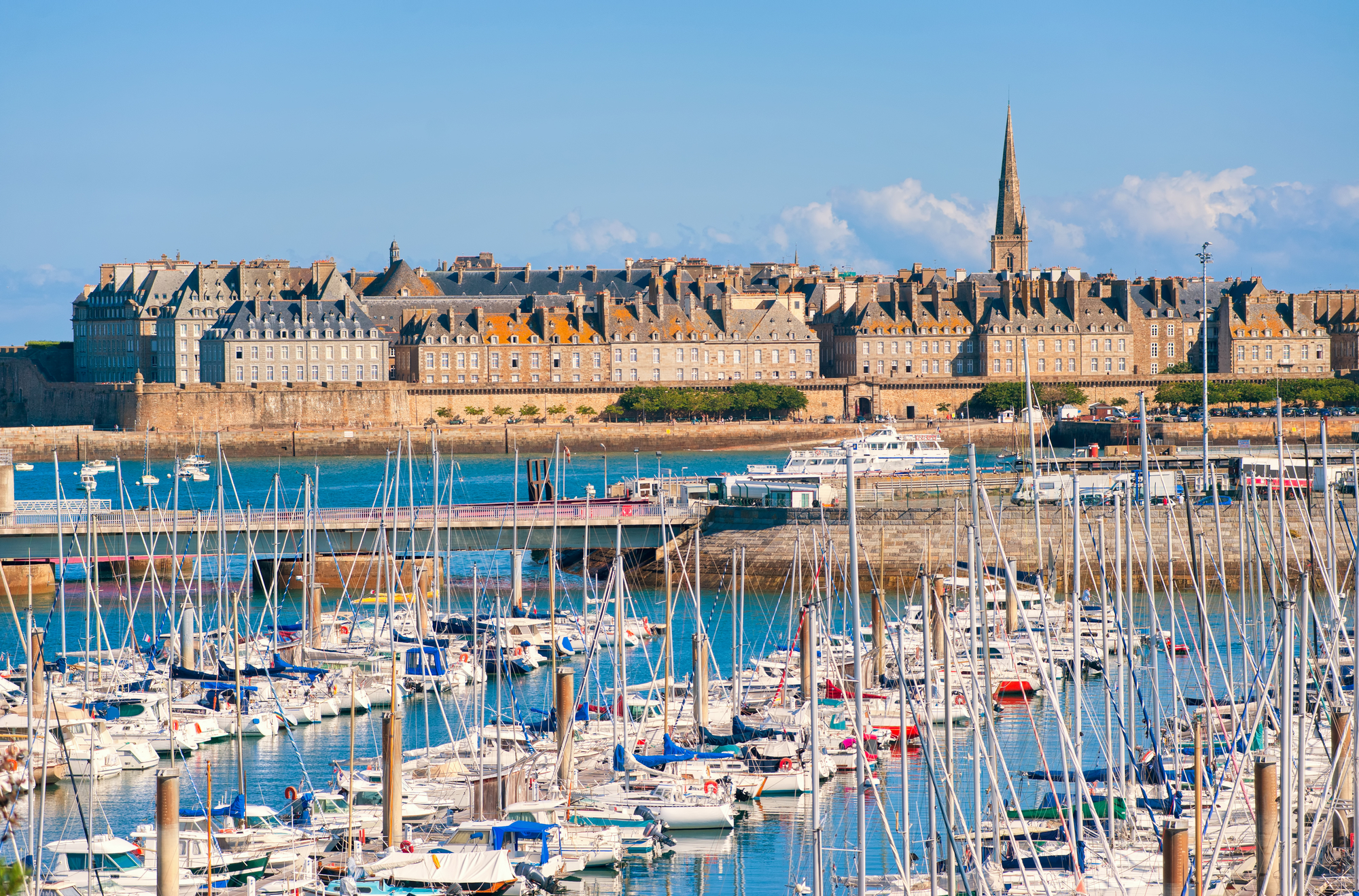 Locations saisonnières : Saint-Malo, sans doute l'une des villes qui servira à l'expérimentation des mesures (©DepositPhotos)