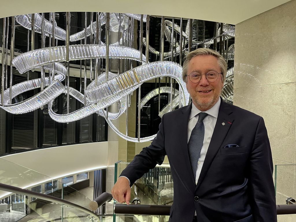 Patrick Pourbaix, directeur d'Explora Journeys pour la France à bord de l'Explora I à Barcelone, le 24 juillet ( © PB) Patrick Pourbaix, directeur d'Explora Journeys pour la France à bord de l'Explora I à Barcelone, le 24 juillet ( © PB)