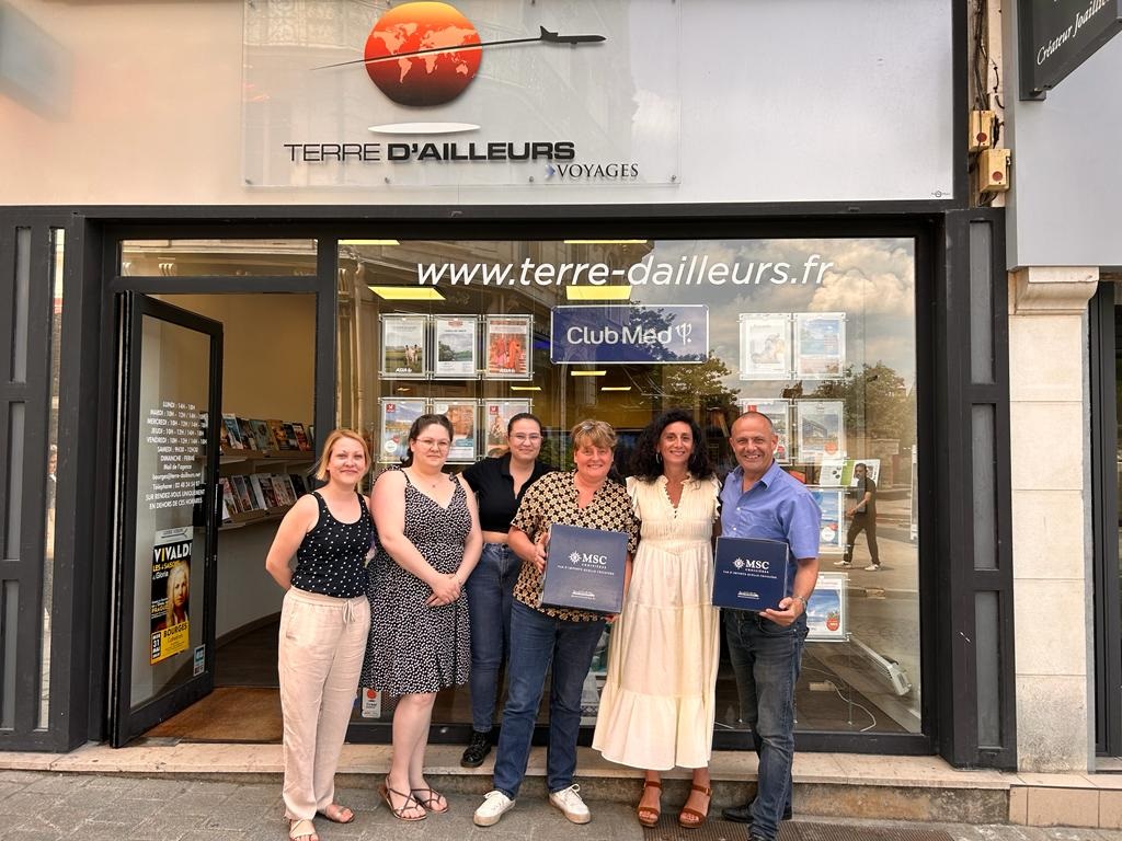 Une partie des équipes de Terre d'Ailleurs - Photo PD Une partie des équipes de Terre d'Ailleurs - Photo PD