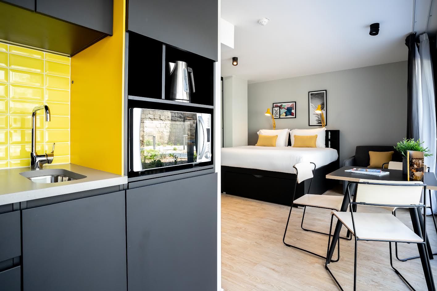 Chez Staycity, les voyageurs d'affaires bénéficient "d’un confort “comme à la maison” avec un espace pour cuisiner et d’autres pour se relaxer." Ici, l'appart-hôtel de Bordeaux. Chez Staycity, les voyageurs d'affaires bénéficient "d’un confort “comme à la maison” avec un espace pour cuisiner et d’autres pour se relaxer." Ici, l'appart-hôtel de Bordeaux.