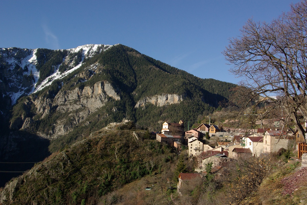 Moins glamour que la Côte d’Azur, mais plus intenses en paysages, les vallées de l’arrière-pays niçois font la jonction entre Méditerranée et Alpes du Sud - Photo : J.-.F.R.