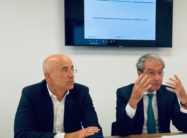 A gauche : Thomas JUIN, président de l'UAF aux côtés de Pascal de Izaguirre au siège de la FNAM à Paris.Photo : C.Hardin A gauche : Thomas JUIN, président de l'UAF aux côtés de Pascal de Izaguirre au siège de la FNAM à Paris.Photo : C.Hardin