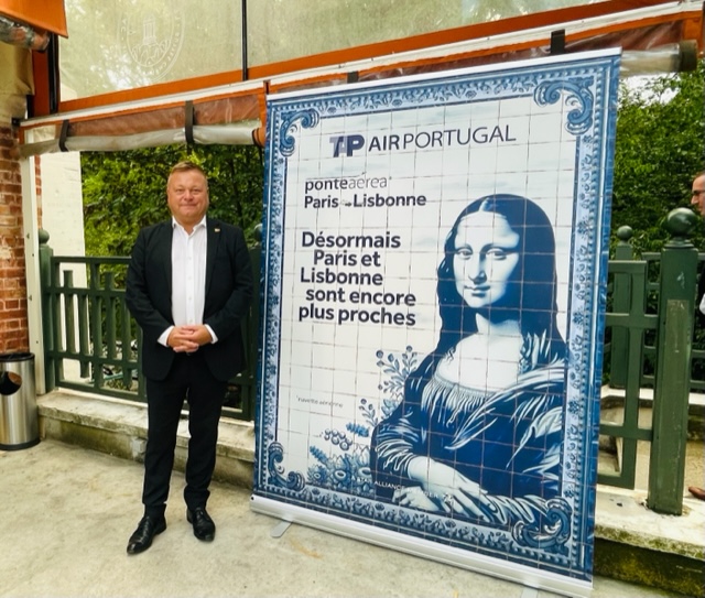 Frédéric Gossot le Directeur des ventes et de la distribution hier soir à Paris.TAP Air Portugal. Photo: C.Hardin