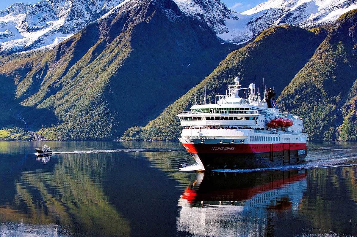 - DR : Hurtigruten