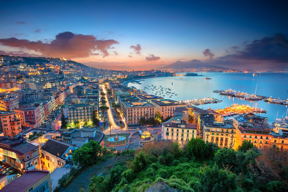 Naples - Photo : Depositphotos.com