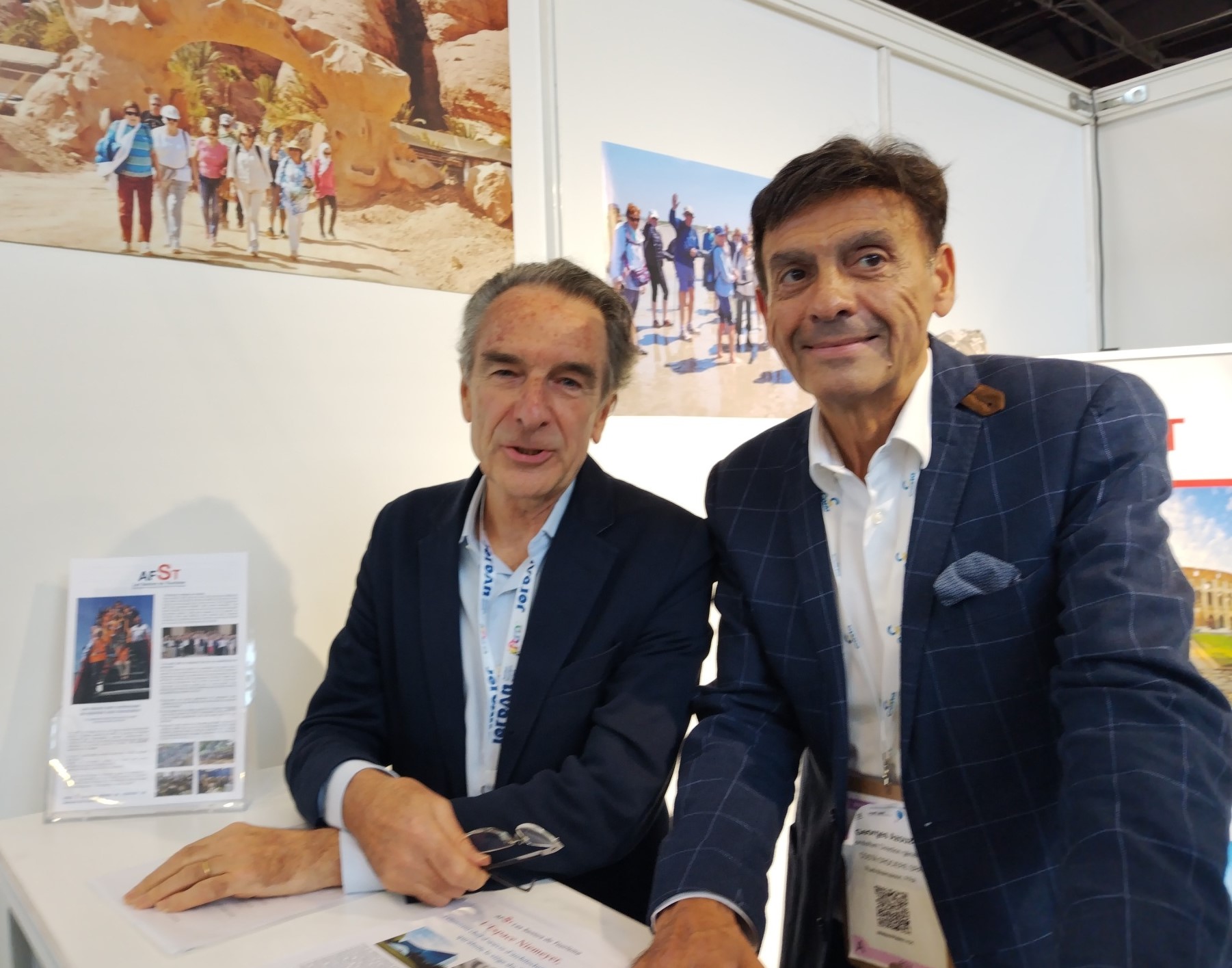Georges Azouze président de l’AFST  et Jean-Pierre Desjeunes animateur des interventions dans les écoles de tourisme   au salon IFTM Top Resa .