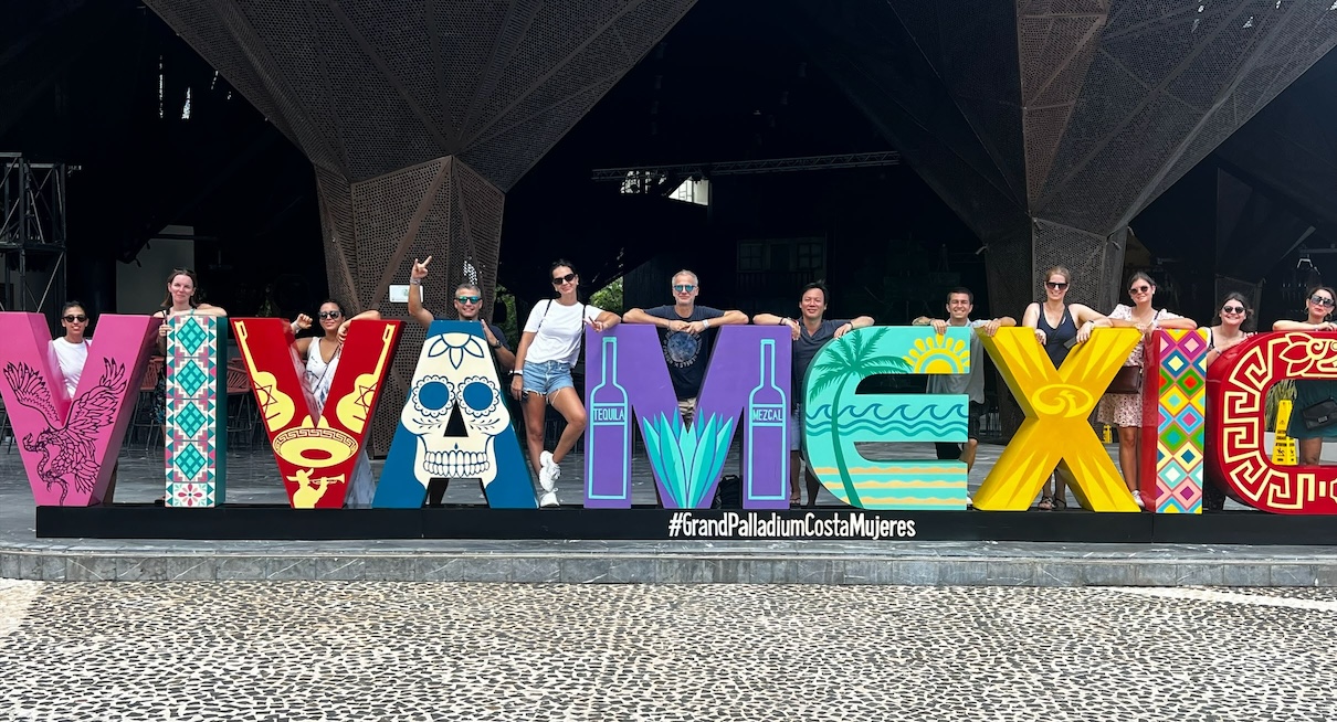 Le directeur commercial Yoann Leblan a accompagné les agents pour ce voyage - Photo : Héliades Le directeur commercial Yoann Leblan a accompagné les agents pour ce voyage - Photo : Héliades