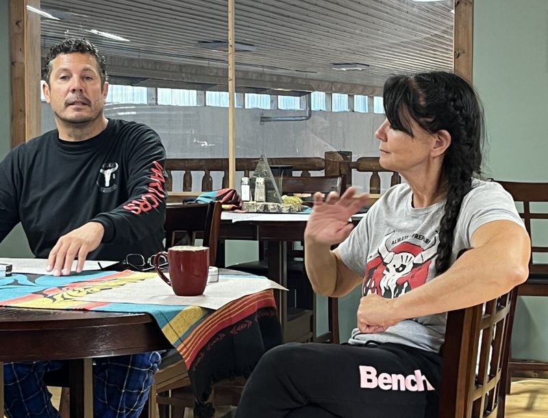 Selon Timl et Tracey, l'accueil touristique permet de tisser des ponts entre les cultures (Photo PB) Selon Timl et Tracey, l'accueil touristique permet de tisser des ponts entre les cultures (Photo PB)