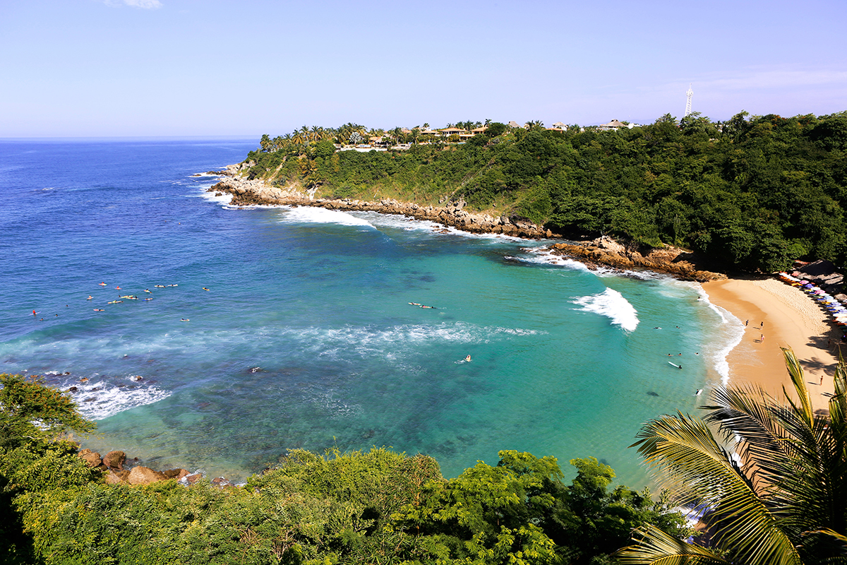 Playa Carrizalillo - Puerto Escondido ©Adobe stock