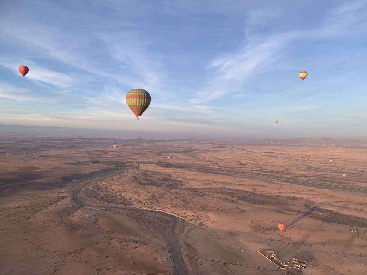 C'est depuis une montgolfière que les participants présents ont pu profiter d'un lever de soleil sur Marrakech. ©David Savary