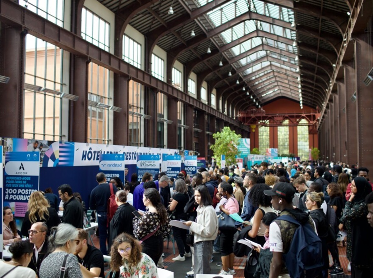 Emploi JO 2024 : un village thématique consacré aux métiers de l'Hôtellerie & Restauration, et un autre dédié aux métiers des transports permettaient de répondre aux grands enjeux de recrutements de l'industrie du tourisme lors d’un forum organisé le 26 septembre au sein du futur Village des athlètes. - @Emeric Fohlen Phileog Eleven Emploi JO 2024 : un village thématique consacré aux métiers de l'Hôtellerie & Restauration, et un autre dédié aux métiers des transports permettaient de répondre aux grands enjeux de recrutements de l'industrie du tourisme lors d’un forum organisé le 26 septembre au sein du futur Village des athlètes. - @Emeric Fohlen Phileog Eleven