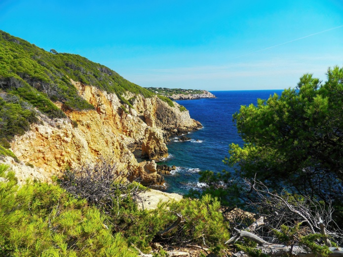 Pour limiter l'impact négatif du tourisme de masse, Marseille a mis en place des quotas en 2022 dans certaines calanques (Depositphotos.com/PotatoeHead )