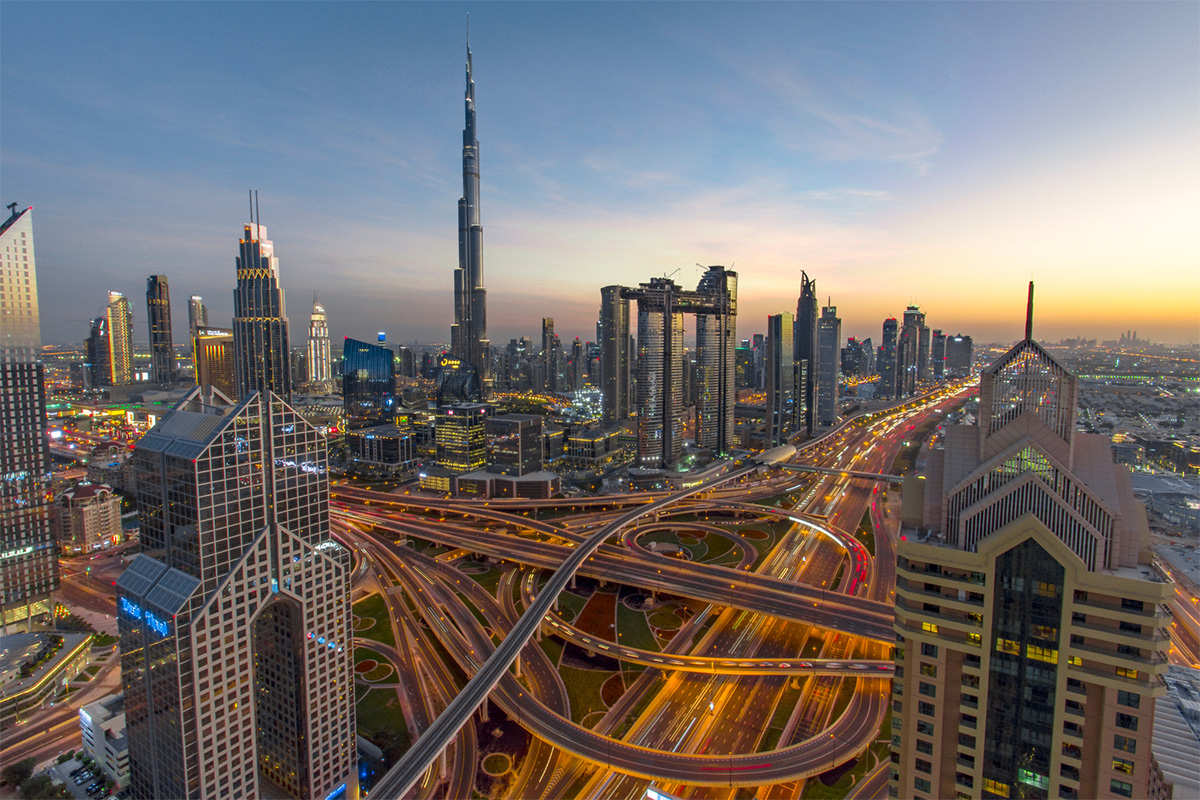 Dubai sheikh zayed road © Fantastic Orient Tours