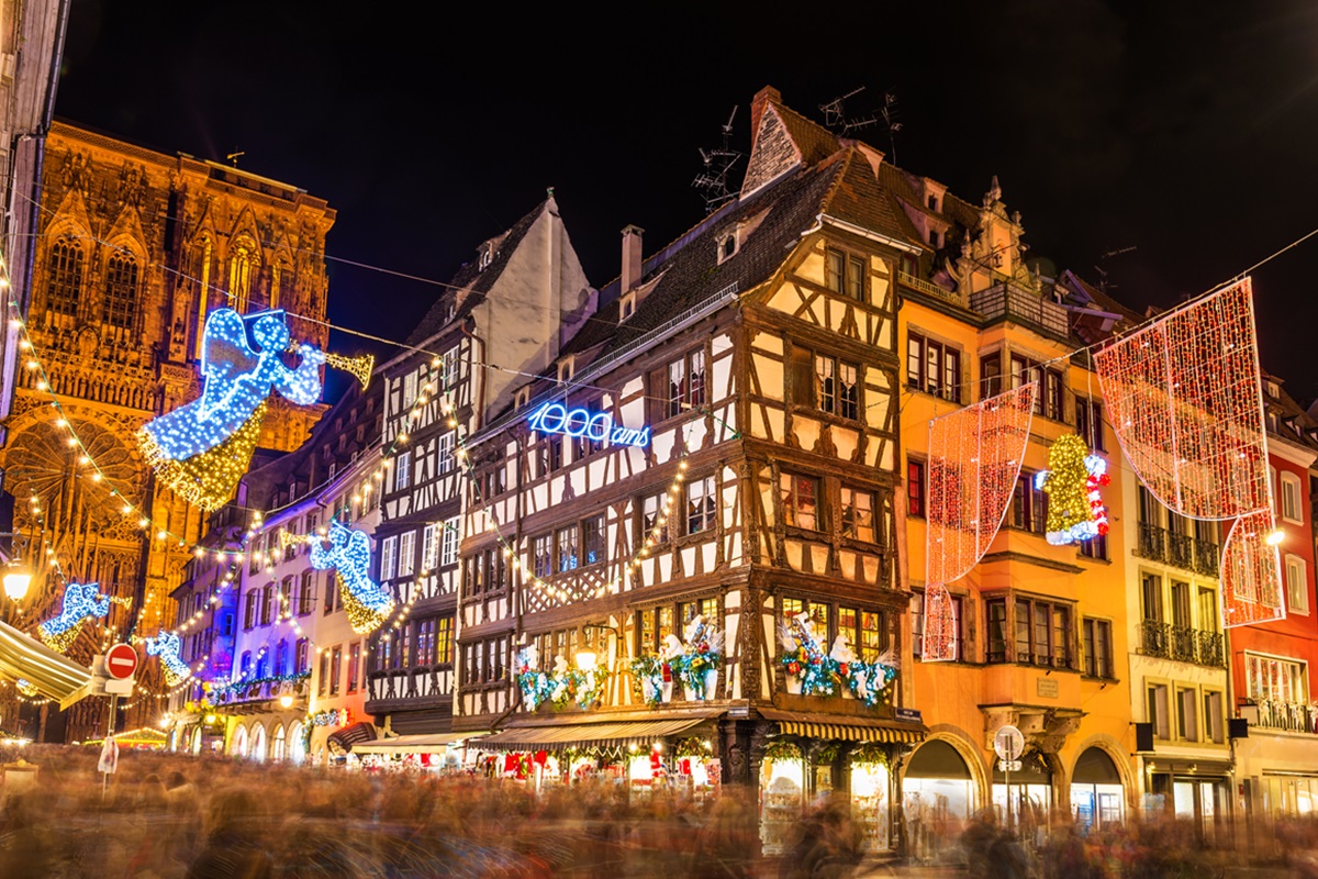 Le marché de Noël de Strasbourg a attiré 2,8 millions de personnes entre le 25 novembre et le 24 décembre 2022. @ depositphotos/Leonid Andronov