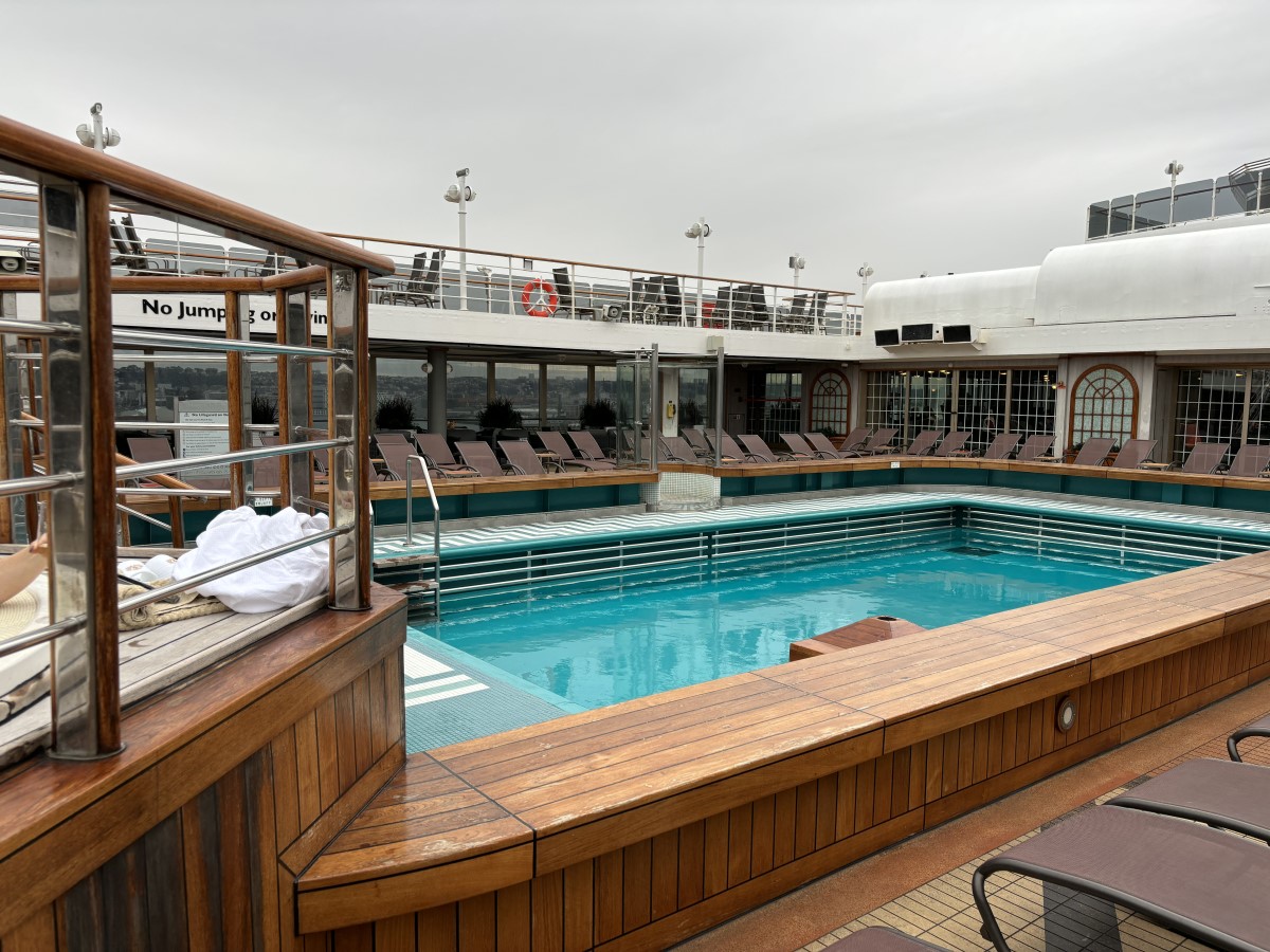 L'une des trois piscines du Queen Victoria. ©David Savary