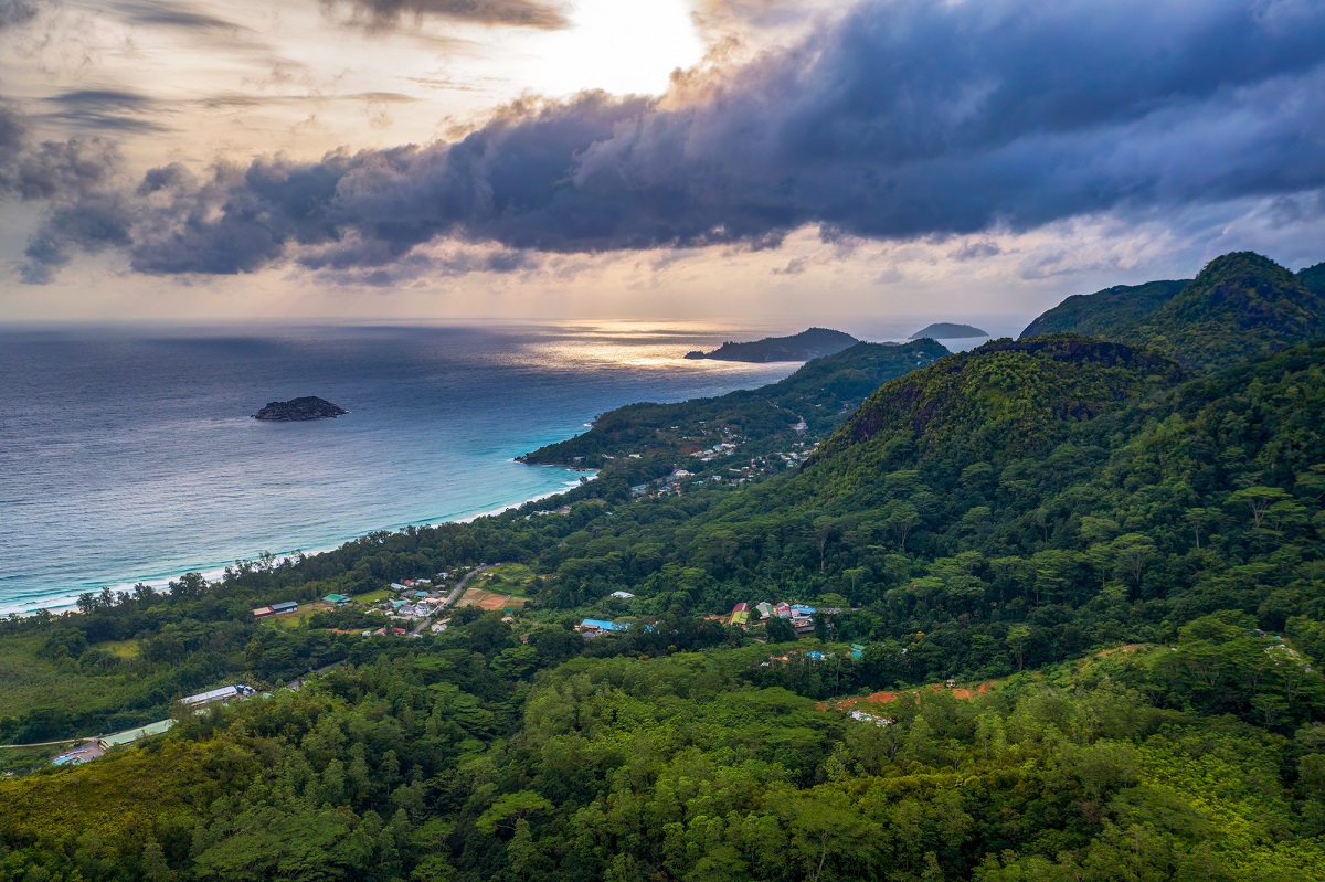 Inondations Seychelles, explosion : les voyageurs ne sont pas impactés mais doivent adapter leurs visites au mauvais temps  - Depositphotos.com Auteur miroslav_1