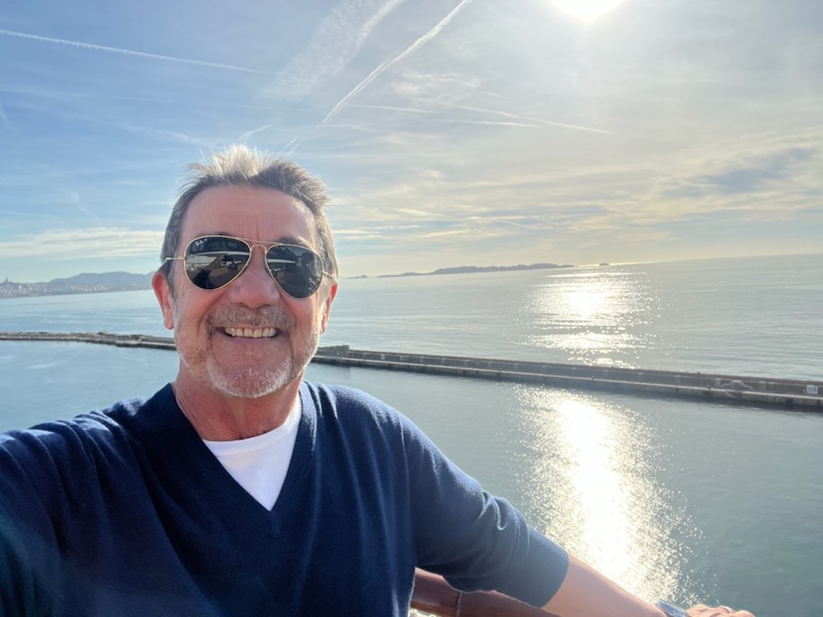 « Les réseaux offrent tous les mêmes services. C’est le prestige de la marque qui m’a encouragé à rejoindre Havas Voyages », explique Christian Carniel, gérant de l'agence Havas Voyages de Sanary-sur-Mer. @cc « Les réseaux offrent tous les mêmes services. C’est le prestige de la marque qui m’a encouragé à rejoindre Havas Voyages », explique Christian Carniel, gérant de l'agence Havas Voyages de Sanary-sur-Mer. @cc