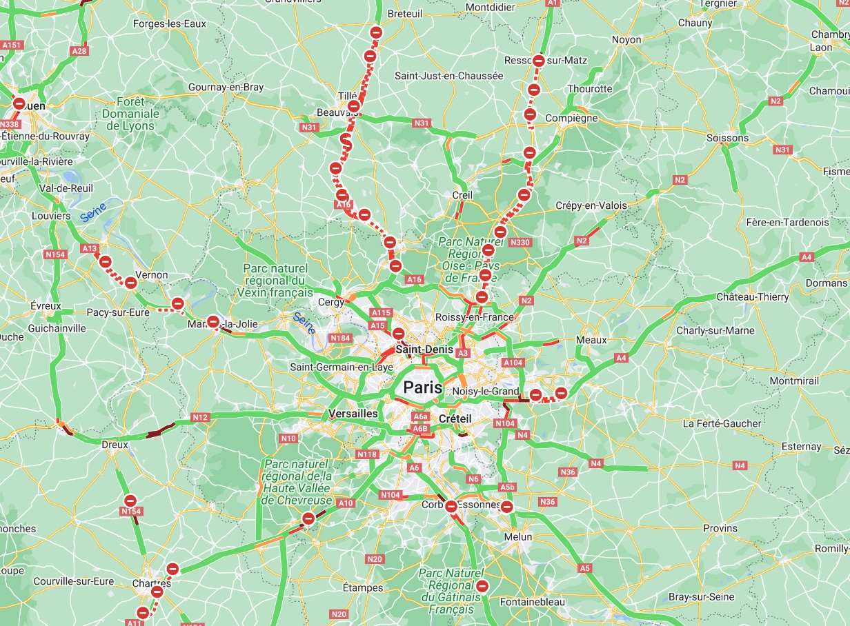 Les autoroutes A1 et A16 autour de l'aéroport Roissy Charles de Gaulle sont actuellement bloquées - Capture écan : site internet ADP