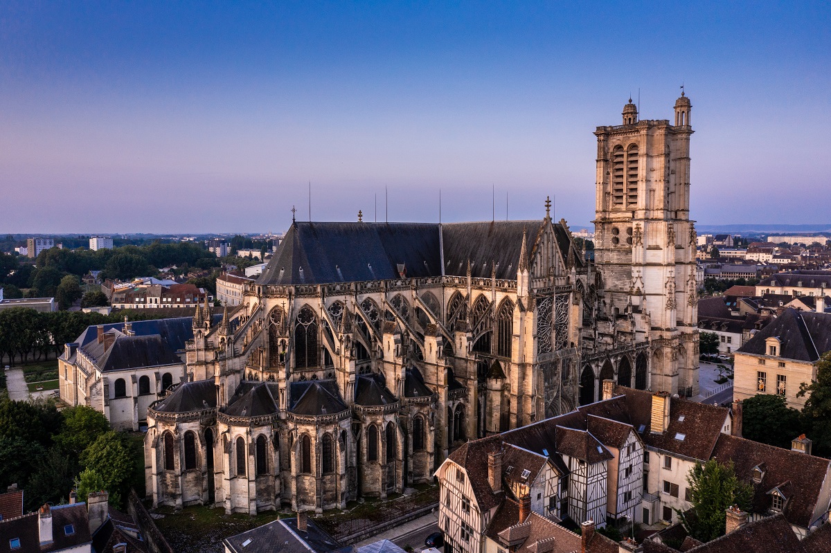 La Cathédrale Saint-Pierre-et-Saint-Paul de Troyes renferme une perle exceptionnelle avec la Chasse de Saint Bernard de Clairvaux - © Studio OG
